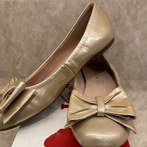 Venettini Gold Shoes Size 35